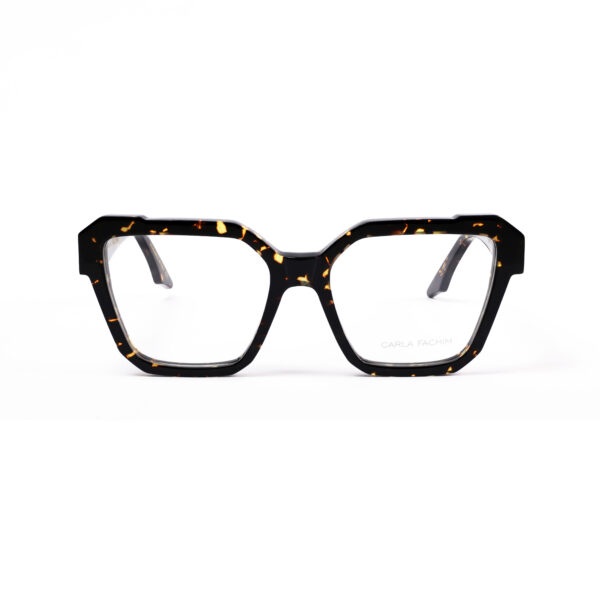 Modelo Fifty 150 - Carla Fachim