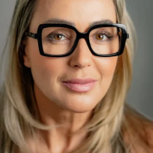 Modelo Autavia 113 - Carla Fachim