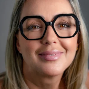 Modelo Calliope 113 - Carla Fachim