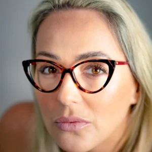 Modelo Defender 1104 - Carla Fachim