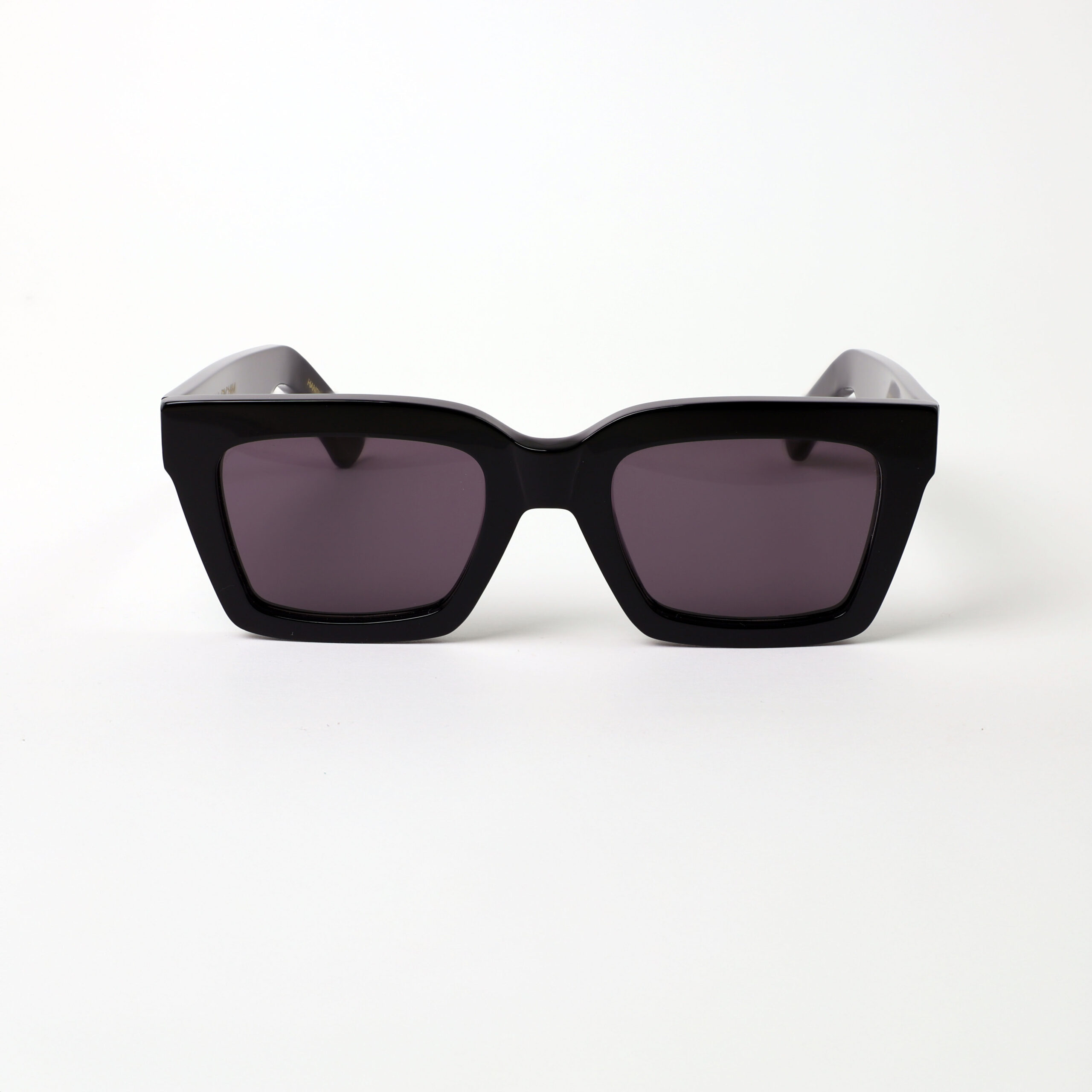 Modelo Edge 113 - Carla Fachim