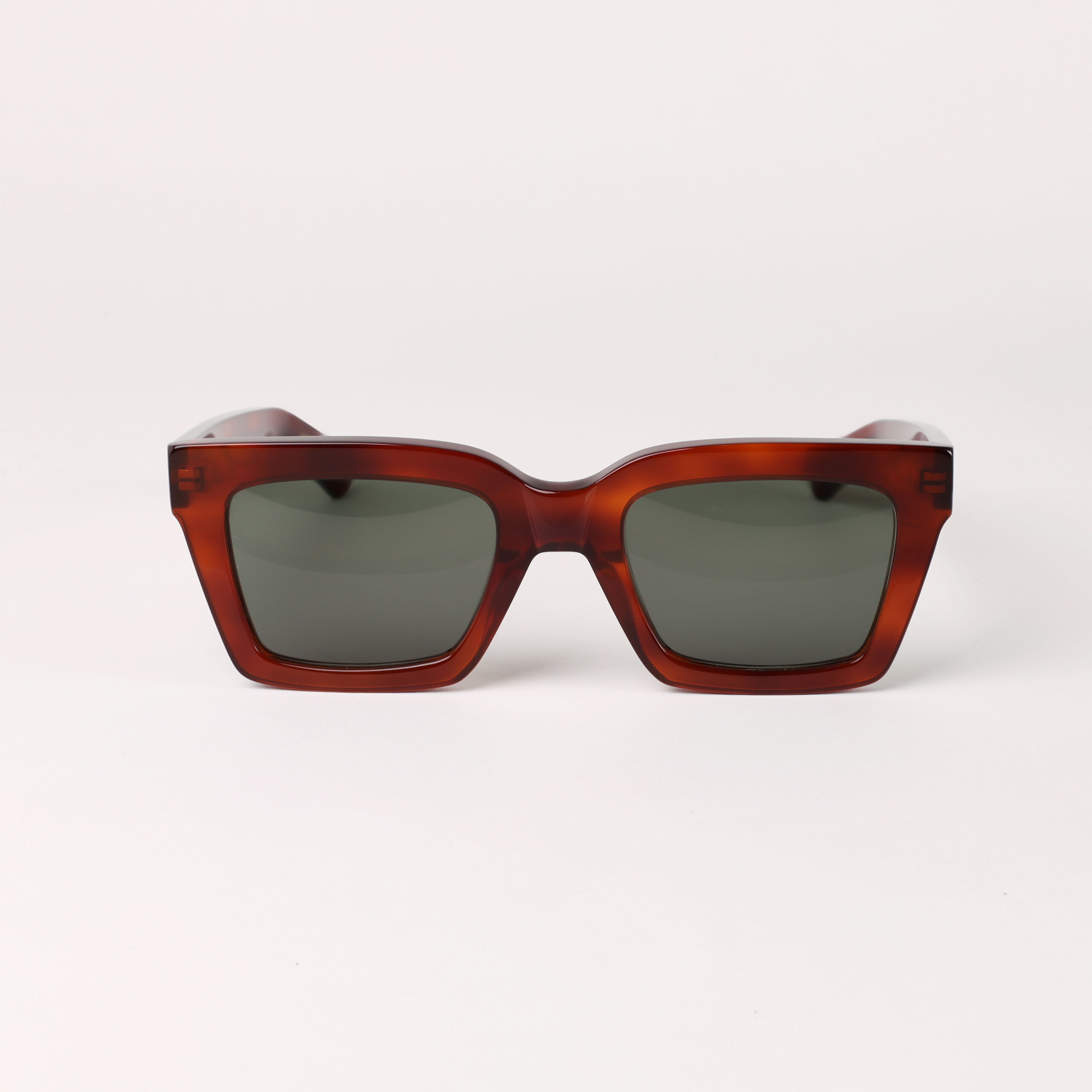Modelo Edge 139 - Carla Fachim